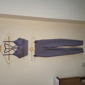 Alo Yoga  lavender  set.  XS top and XXS leggins.